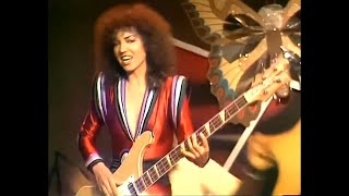 GILLA. [ WE GOTTA GET OUT OF THIS PLACE ] (1979) HD.