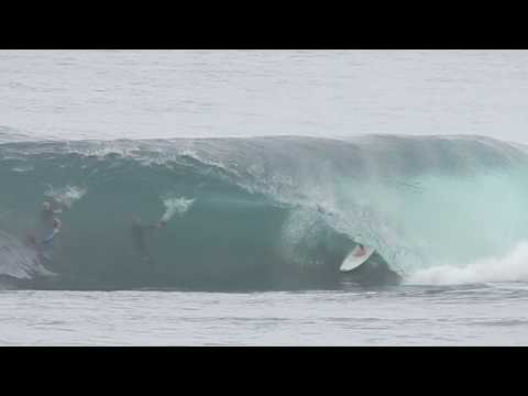 Sou entènèt jwèt Shark Island navige