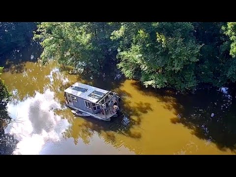 #235 Becoming Tom Sawyer, Houseboat Life Year Round