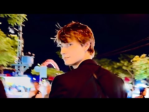 6'6"/198cm Model Reactions in VIETNAM!