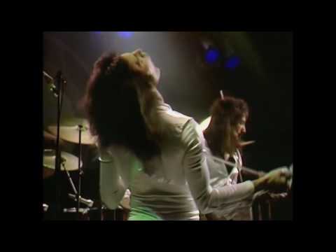 Video thumbnail for Ogre Battle (Live at the Hammersmith Odeon, 24th December 1975)