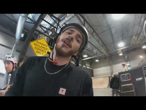 TOO CLOSE FOR COMFORT (MONTRÉAL SESSIONS)