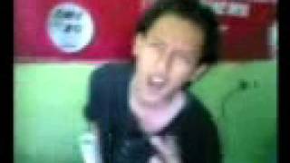 Download lagu Derita Rhoma Irama (Ano Priyatno fans Rhoma Irama belajar Bikin Video Clip).avi mp3