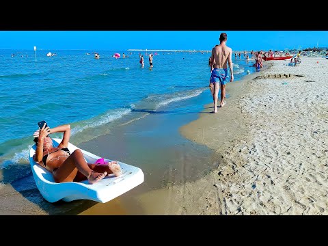 BEAUTIFUL BEACHES IN ABRUZZO. Italy - 4k Walking Tour around the City - Travel Guide. #Italy