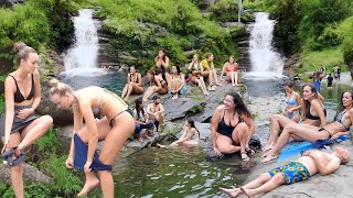 Momentos Embaraçosos de Mulheres Capturados Pelas Câmeras