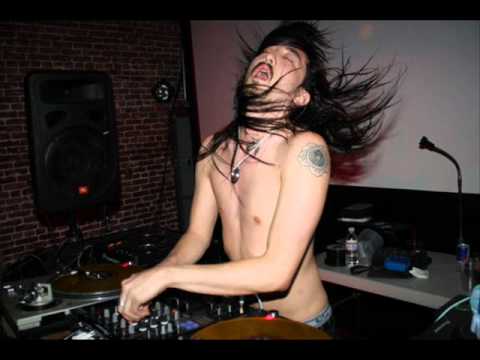 Steve Aoki & Laidback Luke feat. Lil' Jon - Turbulence