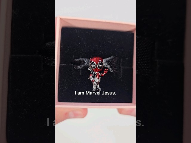 Vídeo relacionado con Abalorio deadpool de marvel de plata de ley 925,compatible con abalorios Pandora y muchas otras pulseras de abalorios.