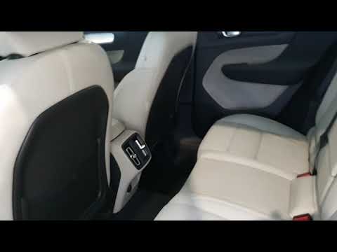 201D25741 - 2020 Volvo XC40 T3 Momentum  AUTO Leather , Winter Pack ,  45,6...