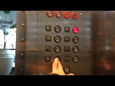 Indianapolis, IN: Montgomery Traction Glass Elevators @ Circle Centre Mall