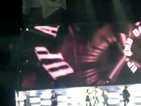 110910 SHINee World Concert in SG - Up and Down (1/2)