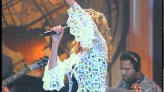 Martha Munizzi - Lift Him Up - Live! (@marthamunizzi)