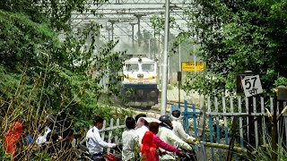 preview picture of video 'IRFCA - Energetic Dibrugarh Rajdhani Express Captured at High Speed Near Simbhaoli, Uttar Pradesh !'