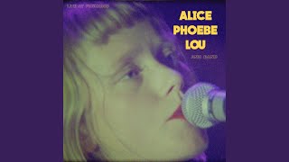 Musik-Video-Miniaturansicht zu Want Me Songtext von Alice Phoebe Lou