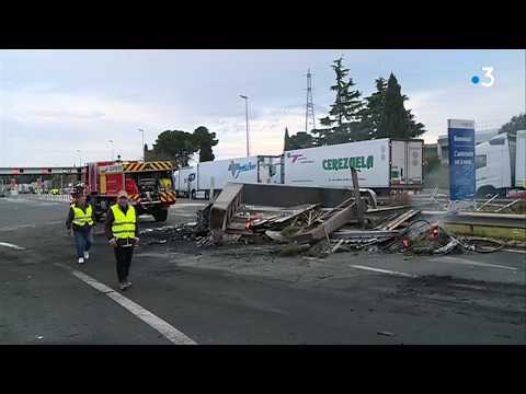 Sète-Narbonne : les péages de l'A9 vandalisés par les gilets jaunes