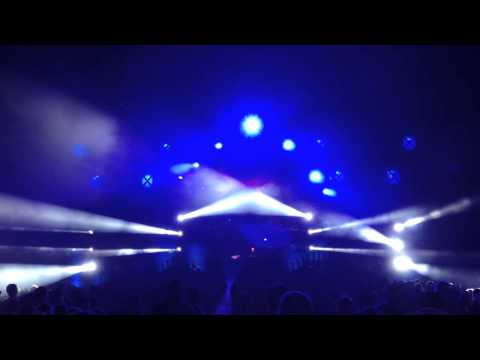 Tieum @ The Qontinent 2014 playing Section Grabuge - People WIll Die!! (Tieum Remix)
