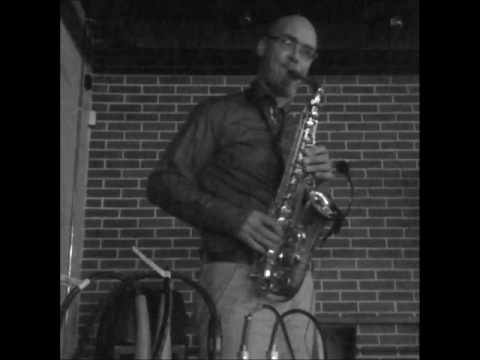 Саксофонист Syntheticsax и диджей Sandr - трансляция из MadMan Bar