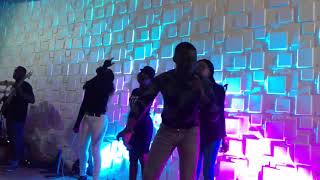 Glorious deliverer (live performance)