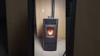 Video de Estufa a Pellet 7 kW Tromen Linea Black 70m2