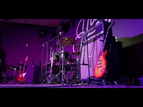 Hit’em back - guitar backing track. No vocals.