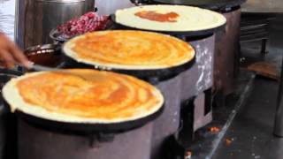 preview picture of video 'Tasty butter masala dosa  -  Indian street food. Very very tasty Don't miss it.'
