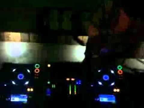 DJ Mayko Duarte Dando o show no Poizé Beira Lago