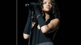 Rihanna - push up on me