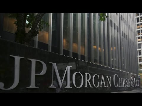 公司暫停向美國議員捐款 (Companies suspend donations to U.S. lawmakers)