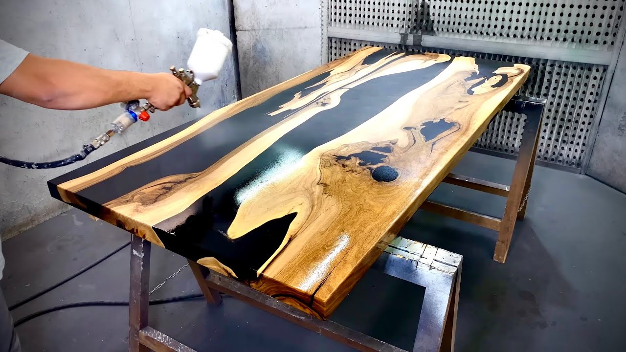 How to make a table.Walnut and epoxy resin table WOODWORKING