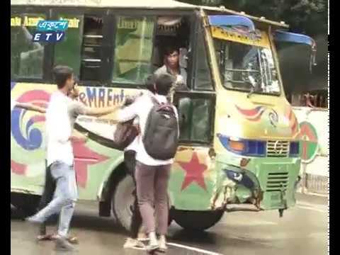 চট্টগ্রামেও ছড়িয়ে পড়েছে নিরাপদ সড়কের আন্দোলন