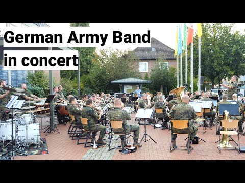 Konzert des Heeresmusikkorps Hannover zum 10. Lili-Marleen Tag in Munster - einfach wunderschön