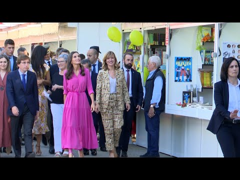 La reina Letizia inaugura la Feria del Libro de Madrid en el Retiro | EL PAÍS