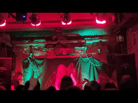 Wolves Den - Deus Vult (live)