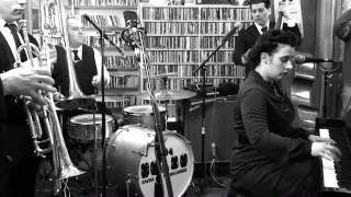 Davina and the Vagabonds - Lipstick and Chrome