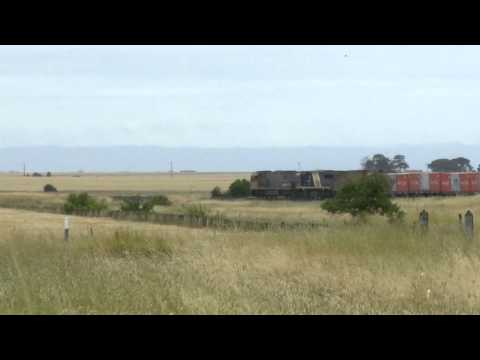 AM3 "PATRICKS" Freight Train Near Cressy (Victoria) - PoathTV