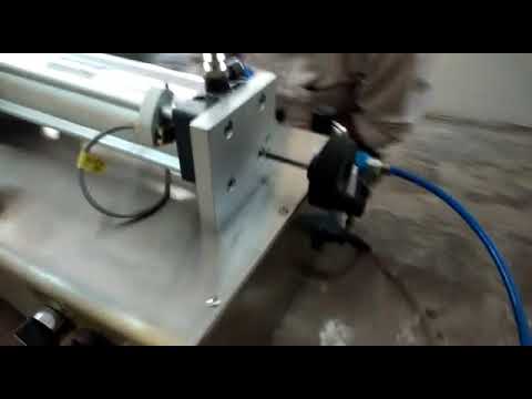 Liquid filling machine nozzle