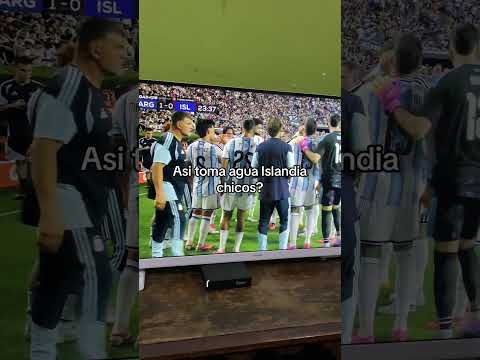 ASÍ TOMA AGUA ISLANDIA CHICOS💦 #seleccionargentina #mundial2022 #mundial2026 #copadelmundo #futbol