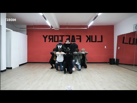 NOIR (느와르) 'AIRPLANE MODE' Mirrored Dance Practice