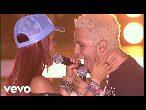 Video thumbnail for Bésame Sin Miedo - Live