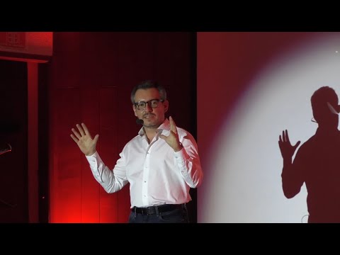 Cómo abrazar la incertidumbre y predecir el futuro | Néstor Santos | TEDxBucaramanga