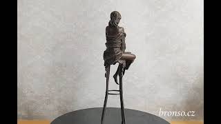 Bronzová socha sedící ženy – signovaná Pierre Colinet – elegantní akt, umělecká figurka