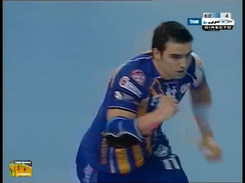 Rectificado estratosférico de Carlos Ruesga Semif-VTA Liga Campeones 2006/07 Kiel-San Antonio.