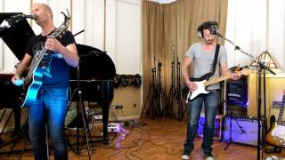 Sex On Fire - Kings of Leon - Live Loopstation cover by Glenn Aitken