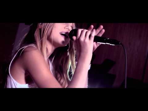 Ula Ložar & Maraaya – Rise Like A Phoenix (Conchita Wurst Cover ESC 2014 WINNER)