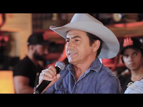 Divino & Donizete - Bom de beijo (part. Brenno Reis & Marco Viola) [DVD Nossa História]