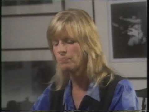 Linda McCartney pissed off about reaction to not shaving her legs