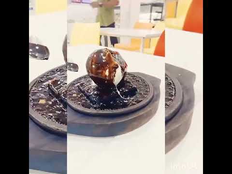 Sizzling Hot Chocolate Brownie with Icecream (2)