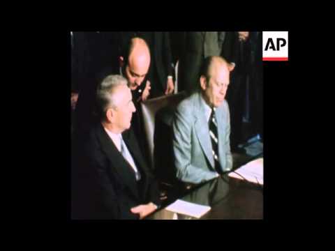 SYN 10 10 74 US PRESIDENT FORD AND POLISH COMMUNIST PARTY LEADER GIEREK MEET IN WASHINGTON