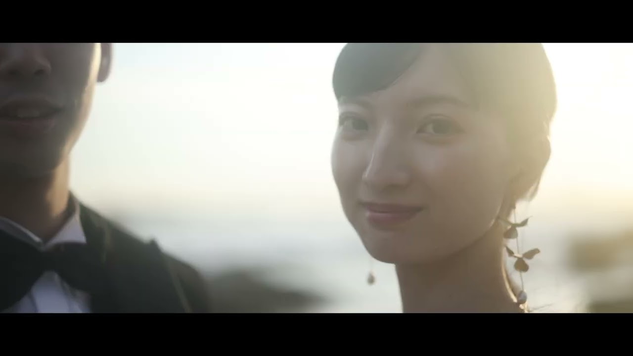 A refreshing opening movie showcasing the beautiful blue sea and sky.