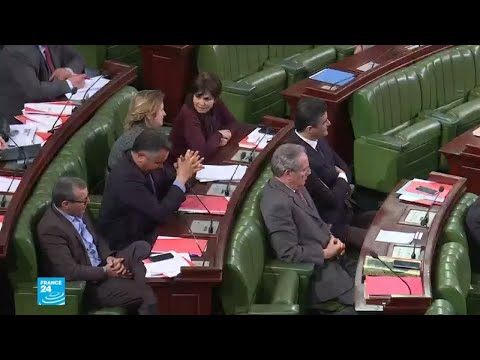 يوسف الشاهد يعرض تعديله الوزاري على البرلمان التونسي