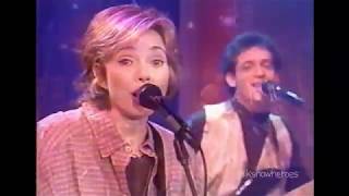 Nanci Griffith - Everything&#39;s Comin&#39; Up Roses - 1997 live